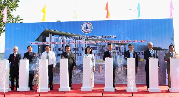 Huyện Bàu Bàng khởi động công trình Trung tâm Hành chính và công bố thông tuyến đường tạo lực Mỹ Phước - Bàu Bàng (đoạn qua Bàu Bàng)vào ngày 28/7/2020.