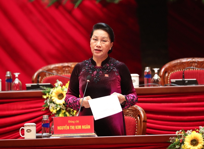 Đồng chí Nguyễn Thị Kim Ngân - Ủy viên Bộ Chính trị, Chủ tịch Quốc hội thay mặt Bộ Chính trị và Đoàn Chủ tịch điều hành phiên họp.