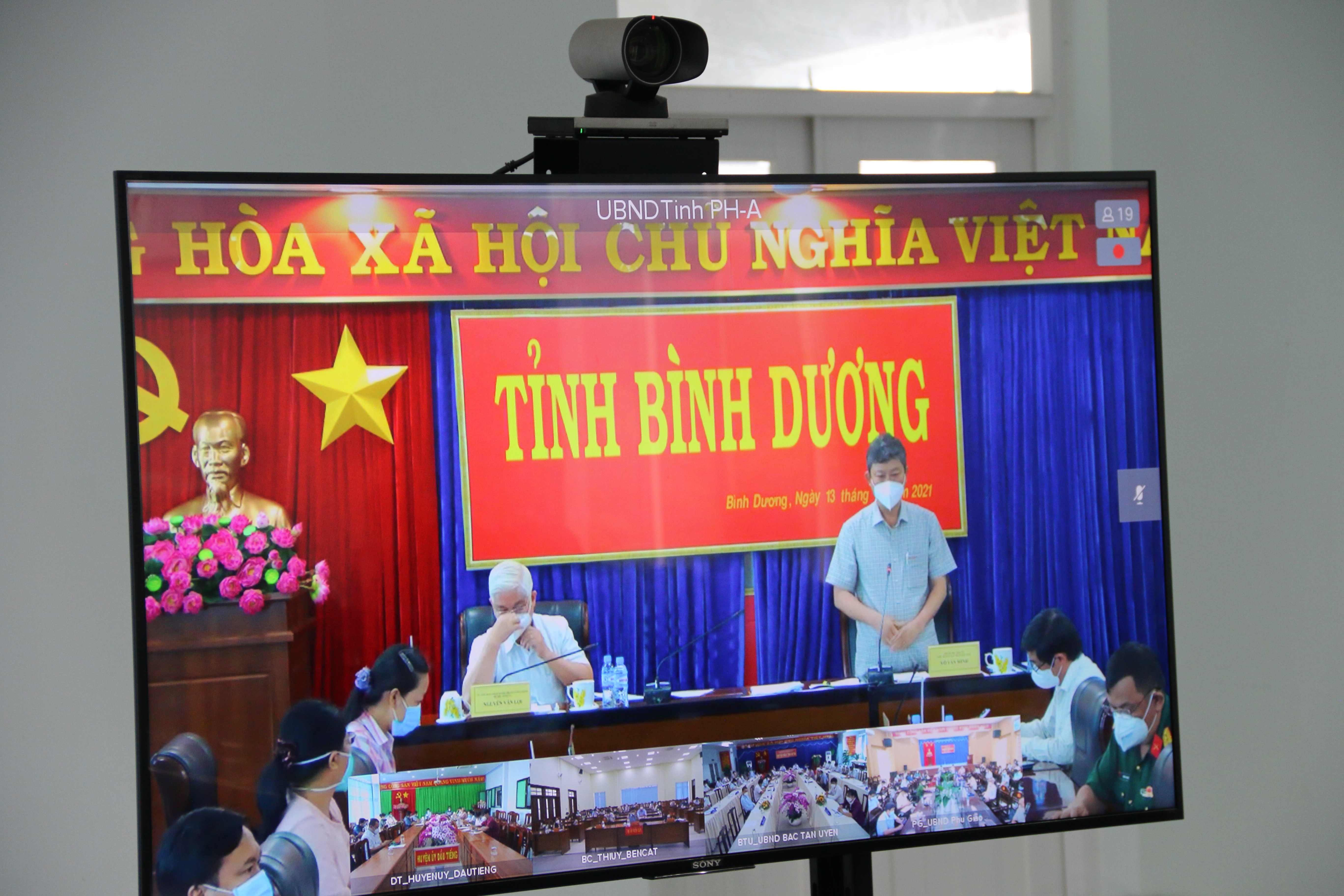 Ông Võ Văn Minh - Chủ tịch UBND tỉnh phát biểu tại hội nghị. Ảnh Hoàng Tú