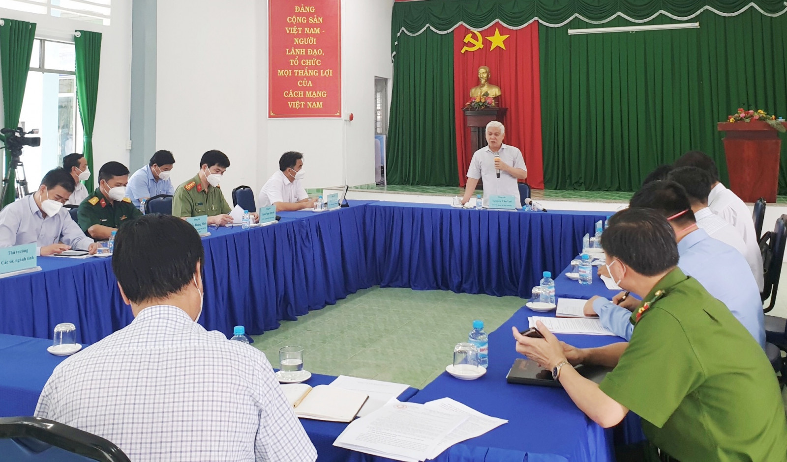 Đoàn công tác Tỉnh ủy làm việc với Thường trực huyện ủy Bàu Bàng và thị trấn Lai Uyên.