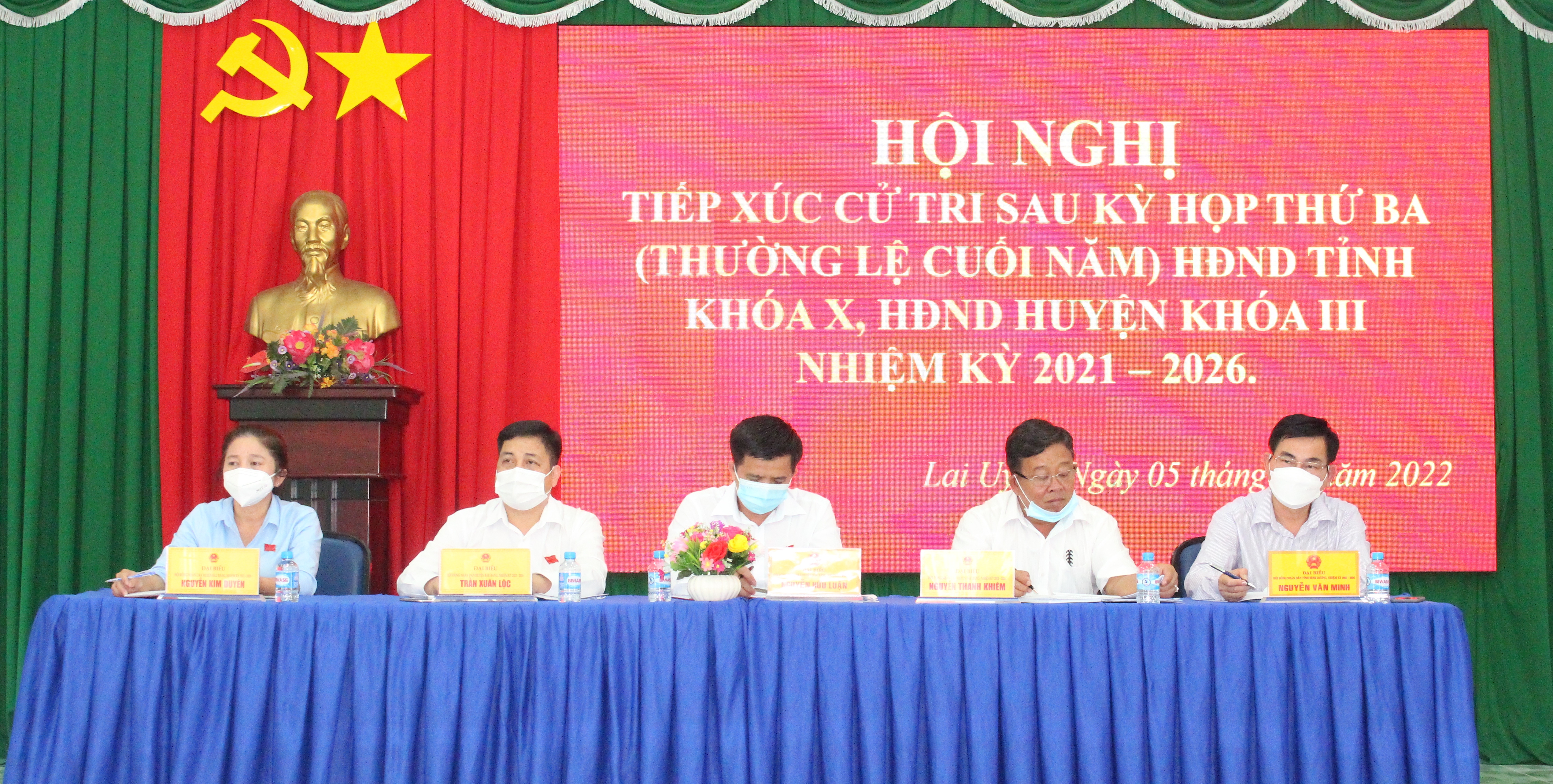 Đại biểu HĐND tỉnh, huyện tiếp xúc cử tri tại thị trấn Lai Uyên.