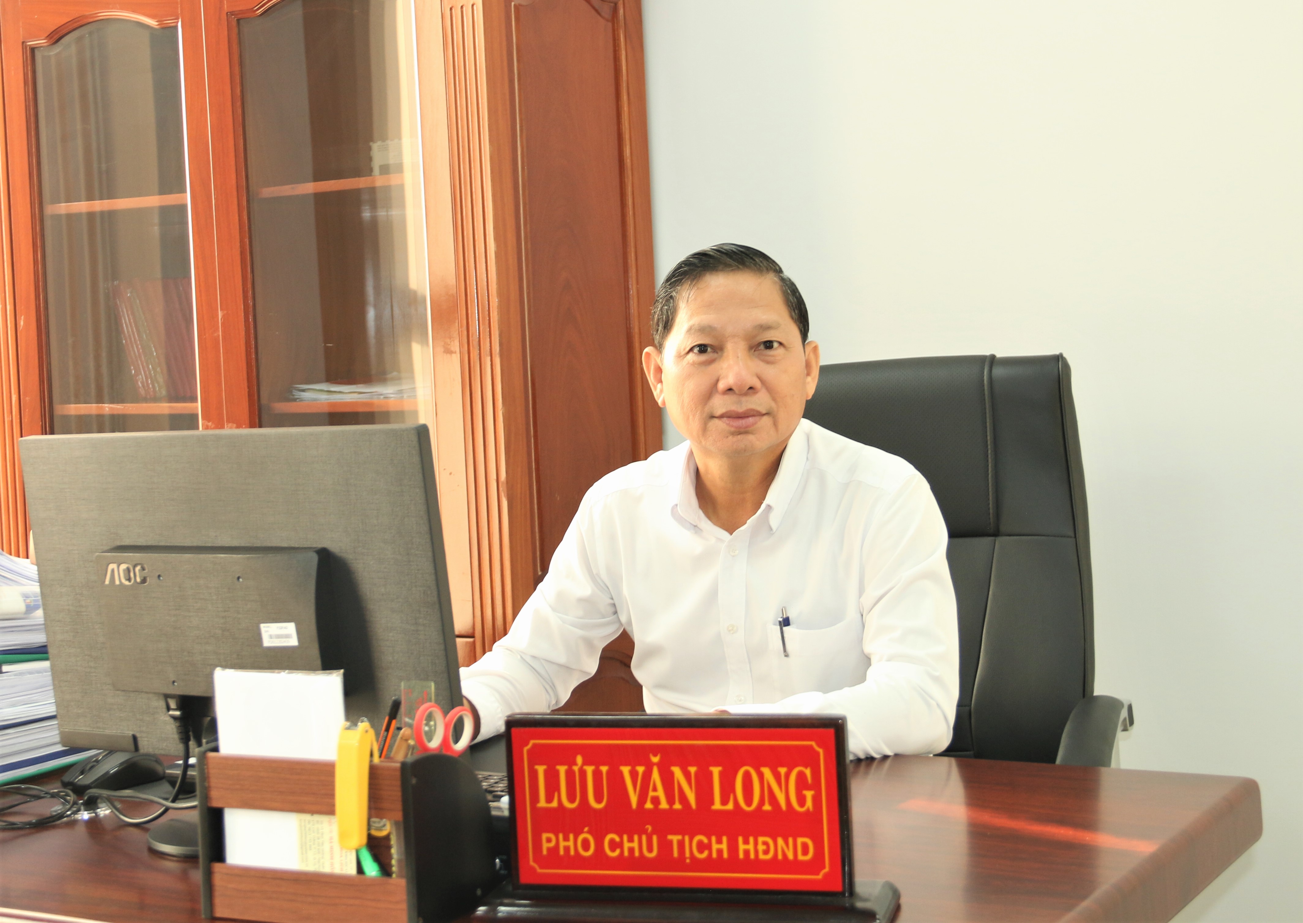 Ông Lưu Văn Long - UVTV, Phó Chủ tịch HĐND huyện. Hoàng Tú