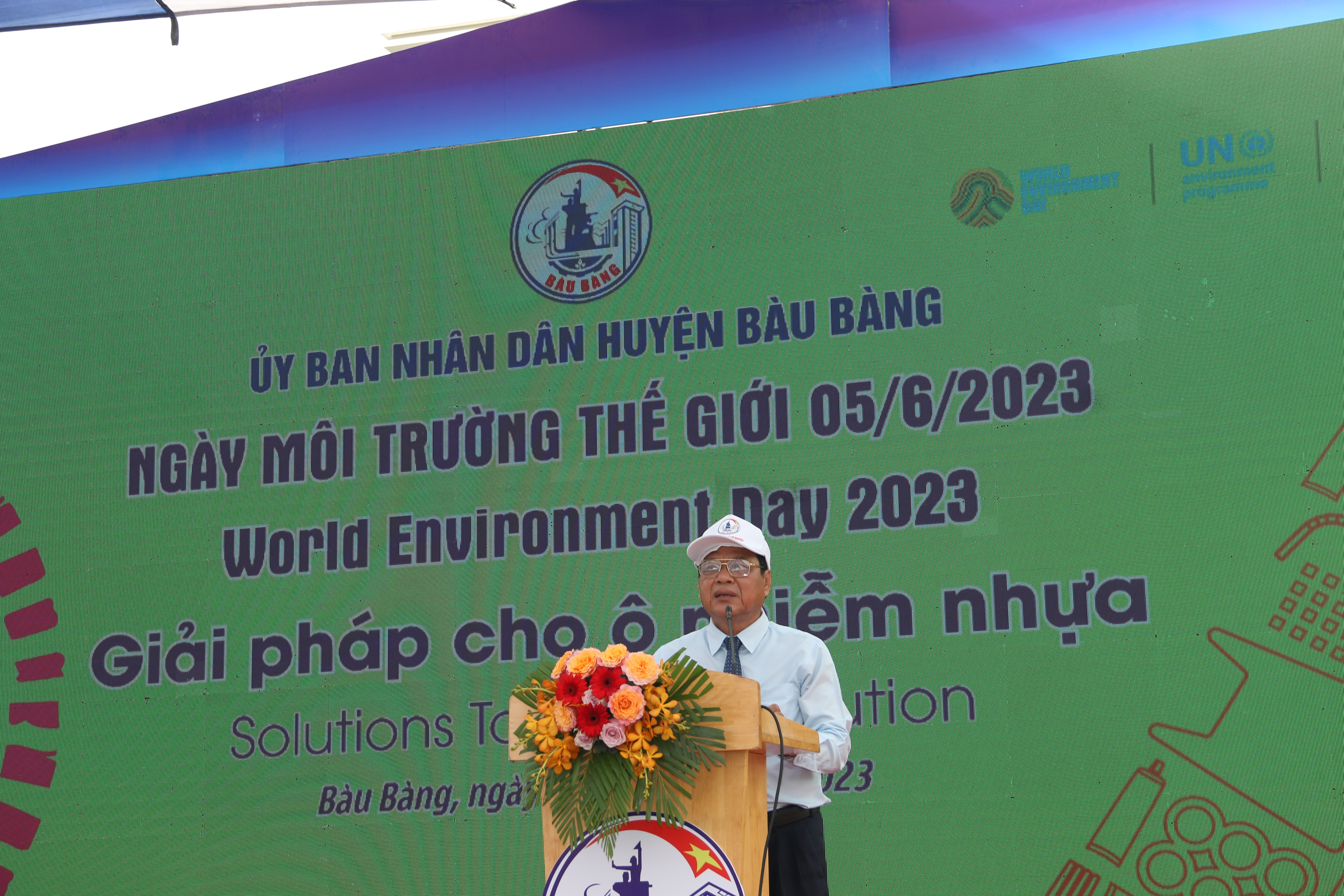 Ông Nguyễn Văn Thương-Phó chủ tịch UBND huyện phát biểu tại Ngày hội. Hoàng Tú