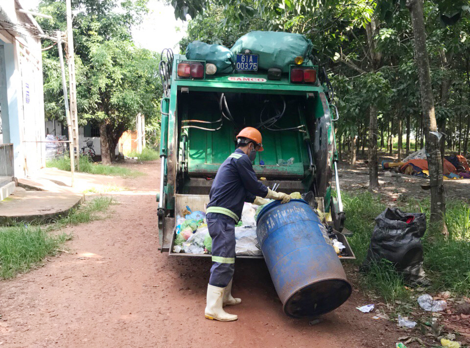 Kiện toàn hệ thống thu gom, vận chuyển chất thải rắn sinh hoạt trên địa bàn huyện Bàu Bàng