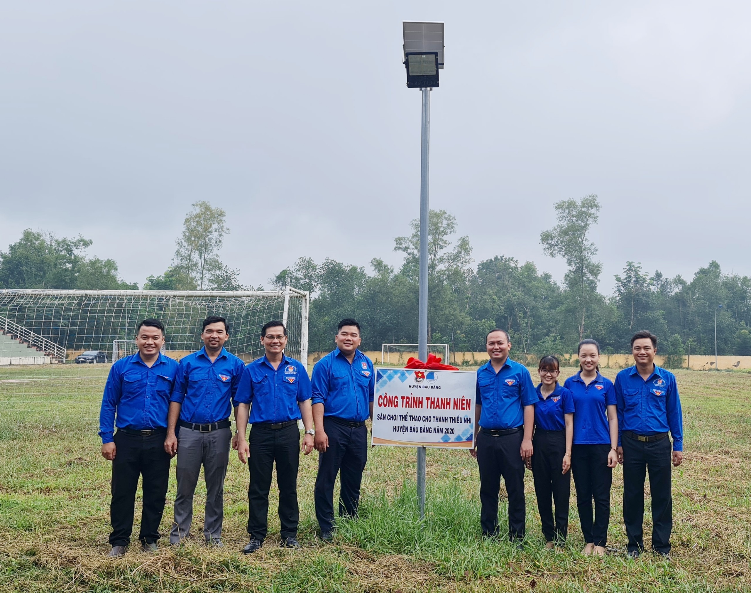 Huyện Đoàn, Ủy ban Hội LHTN huyện Bàu Bàng đã tổ chức khánh thành sân chơi thể thao cho thanh thiếu nhi huyện Bàu Bàng.