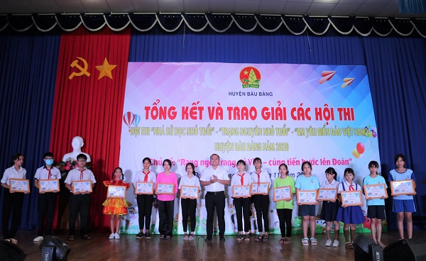 Hội thi vẽ tranh “Em yêu Biển – Đảo Việt Nam” huyện Bàu Bàng năm 2020.