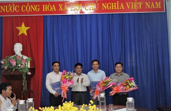 UBND huyện Bàu Bàng tổ chức lễ công bố quyết định về công tác cán bộ