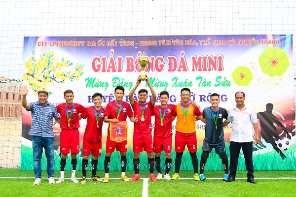 Bế mạc giải bóng đá mini mừng Đảng mừng xuân Tân Sửu huyện Bàu Bàng mở rộng Tranh cúp Thăng Long Central CiTy lần thứ I năm 2021