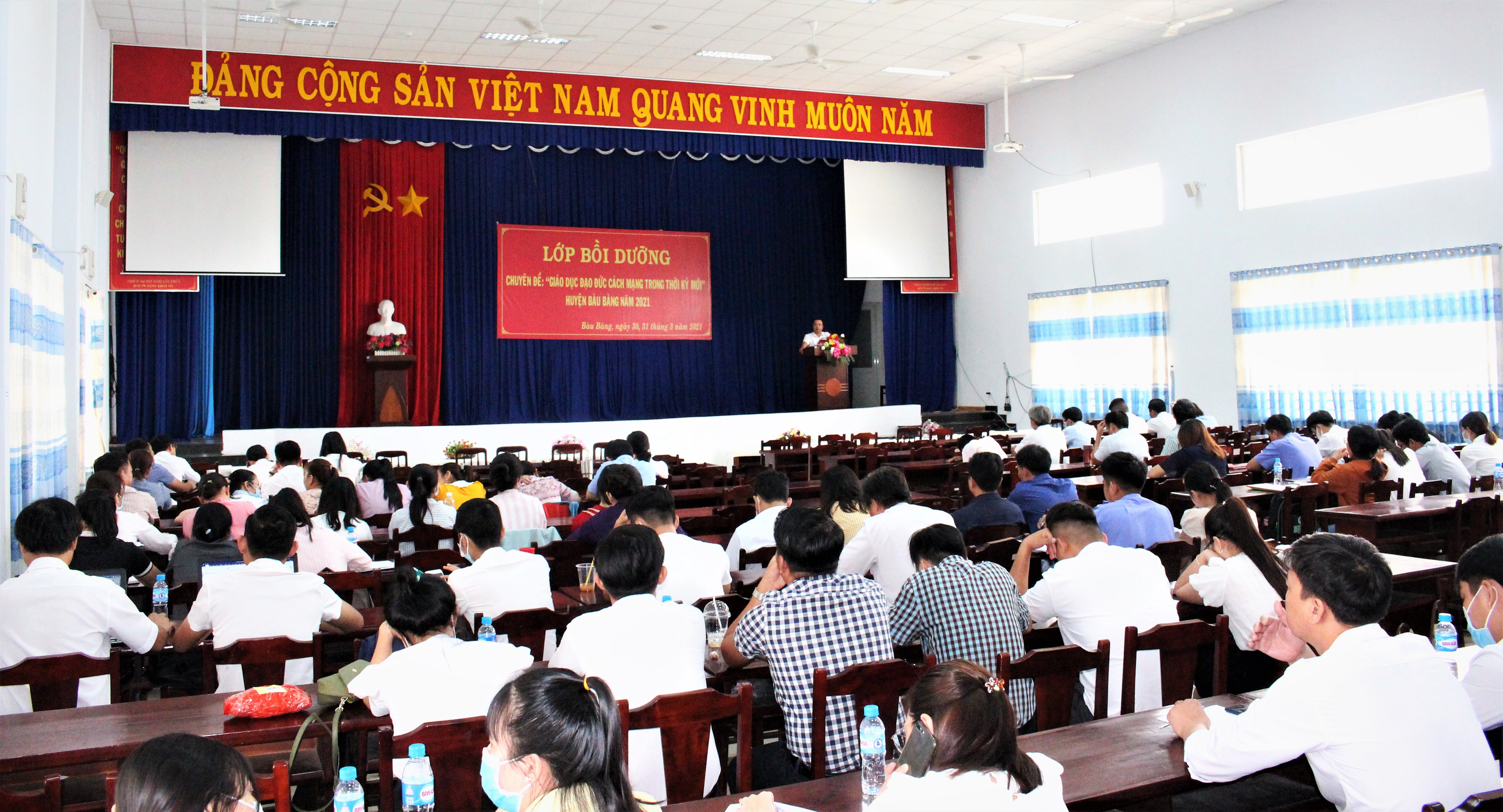 Huyện Bàu Bàng mở lớp bồi dưỡng chuyên đề “Giáo dục đạo đức cách mạng trong thời kỳ mới”