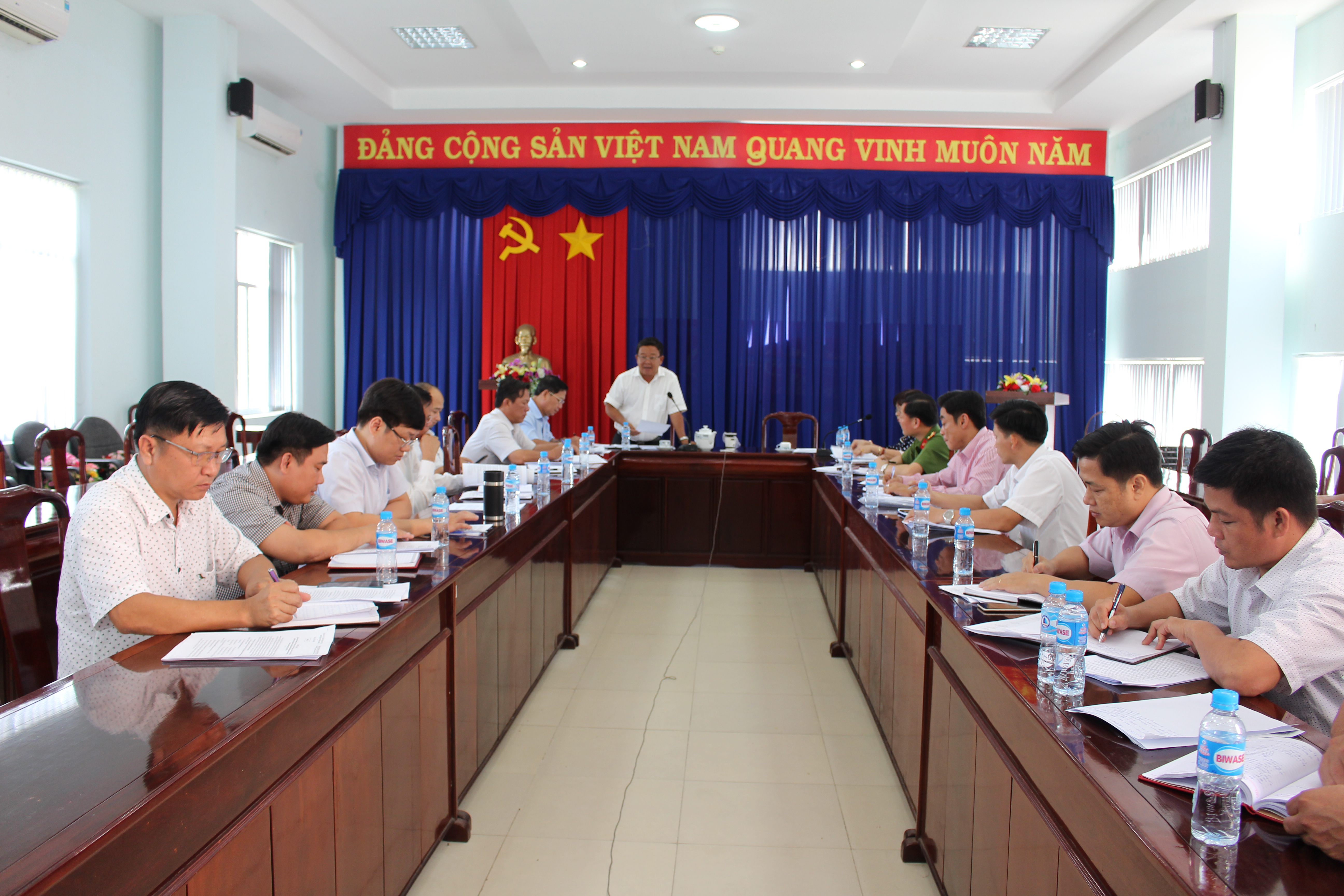 Ủy ban bầu cử huyện Bàu Bàng tổ chức họp thống nhất vệc lập và công bố danh sách chính thức những người ứng cử đại biểu Hội đồng nhân dân huyên Bàu Bàng, nhiệm kỳ 2021-2026