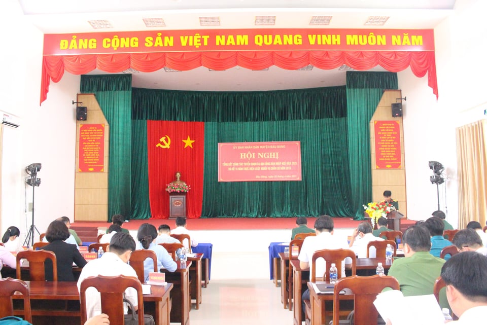 Huyện Bàu Bàu tổ chức hội nghị tổng kết công tác tuyển chọn và gọi công dân nhập ngũ năm 2021, sơ kết 6 năm thực hiện luật NVQS năm 2015 giai đoạn 2016-2021