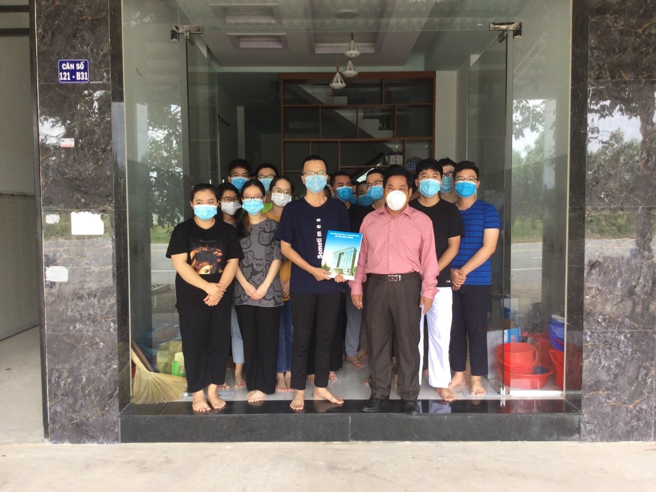 Chủ tịch UBND huyện thăm hỏi cán bộ, giảng viên và sinh viên trường Đại học Y Hà Nội hỗ trợ công tác phòng, chống dịch Covid-19 tại huyện Bàu Bàng