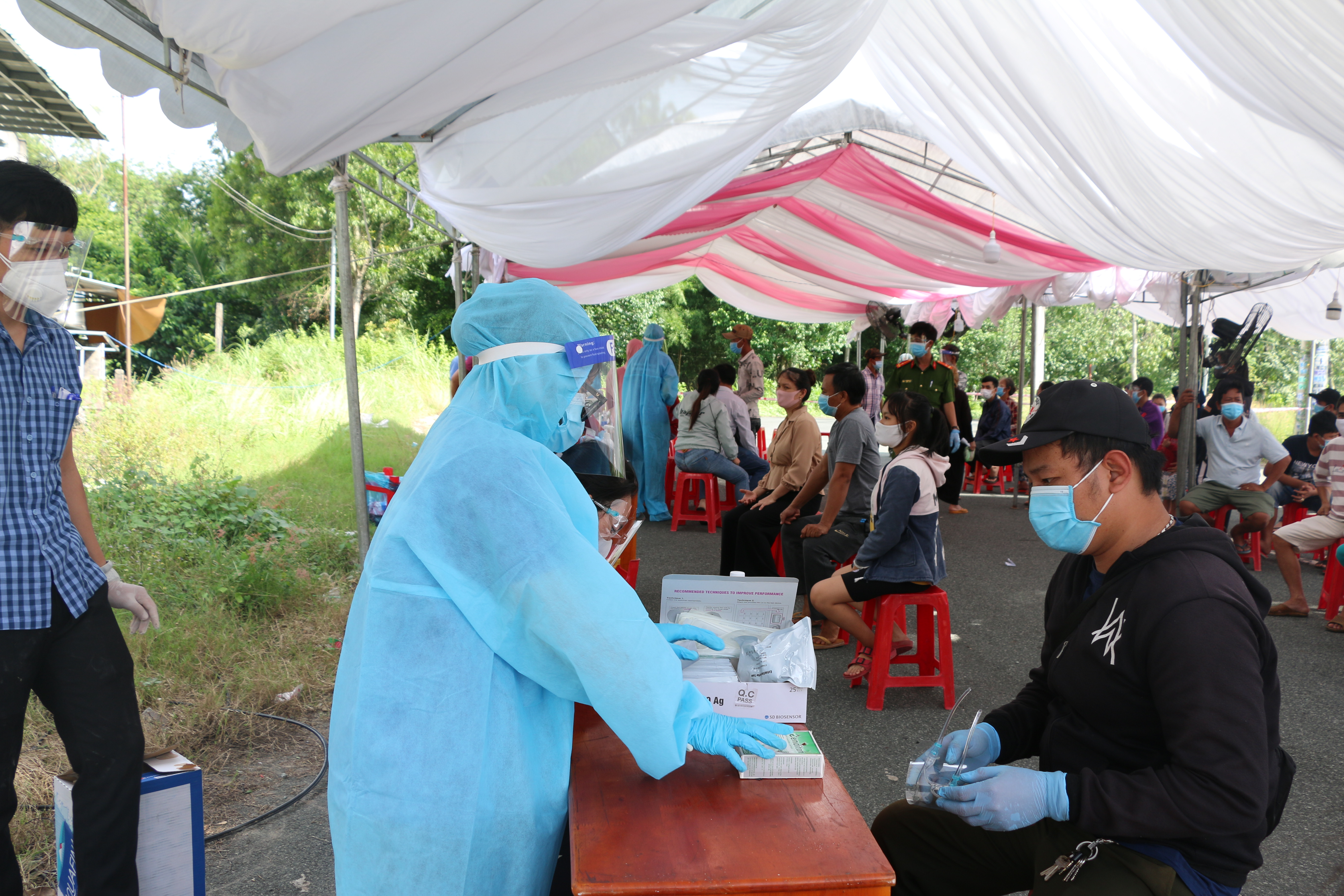 Xã Lai Hưng 92% người dân toàn xã đã được lấy mẫu xét nghiệm