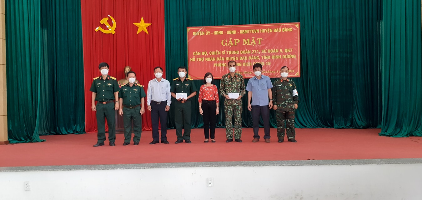 Lãnh đạo huyện Bàu Bàng gặp mặt cán bộ chiến sỹ trung đoàn 271, sư đoàn 5, quân khu 7 và cán bộ quân y Quân đoàn 2