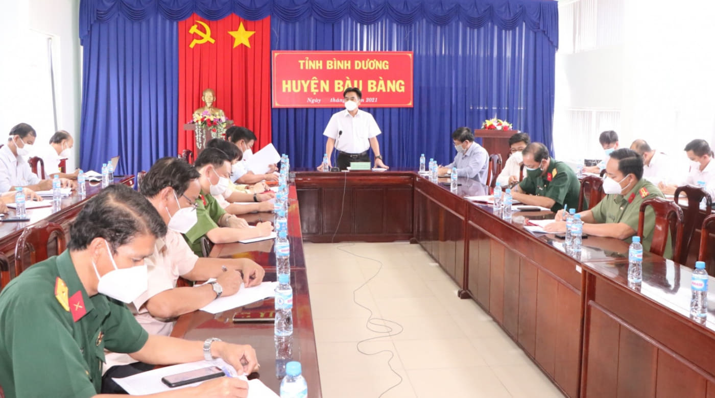 Lãnh đạo UBND tỉnh có buổi làm việc với huyện Bàu Bàng về công tác phòng, chống dịch bệnh trong trạng thái bình thường mới.