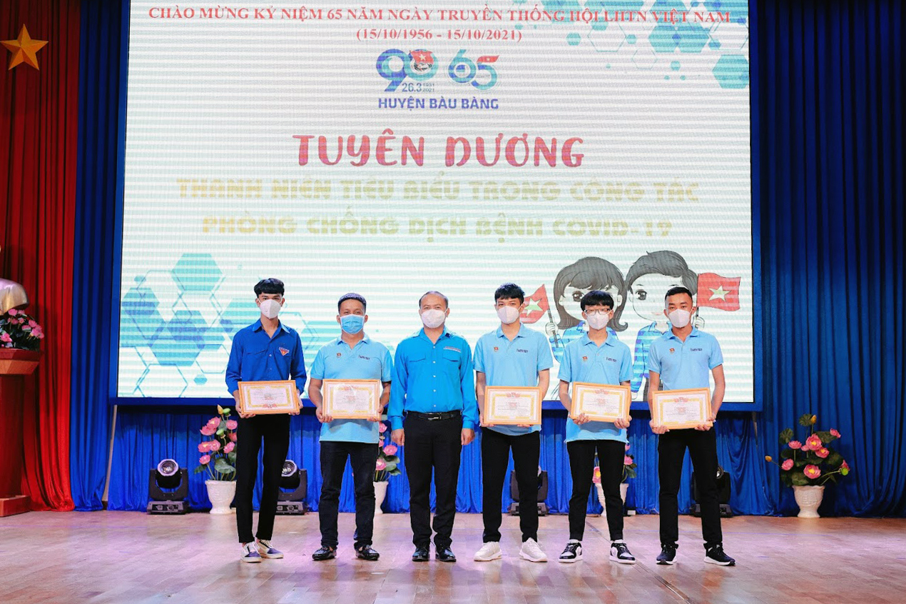 Huyện đoàn Bàu Bàng tuyên dương 165 đoàn viên, thanh niên đã có đóng góp tích cực trong công tác tình nguyện chống dịch Covid-19