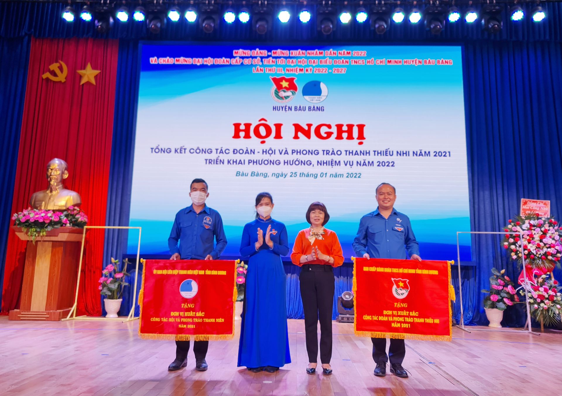 Đoàn TNCS Hồ Chí Minh huyện Bàu Bàng - 3 năm liên tiếp nhận cờ thi đua xuất sắc