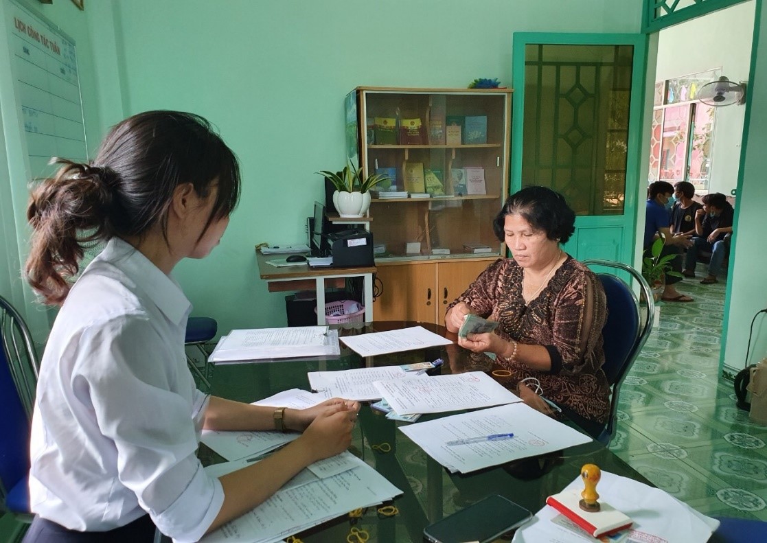 Giải ngân vốn Quỹ hỗ trợ nông dân tại xã Lai Hưng
