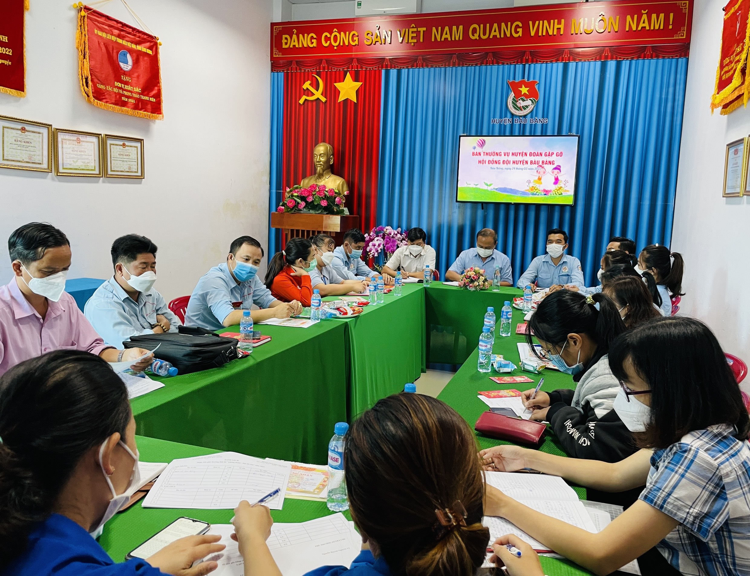 Ban Thường vụ Huyện Đoàn gặp gỡ Hội Đồng Đội huyện Bàu Bàng