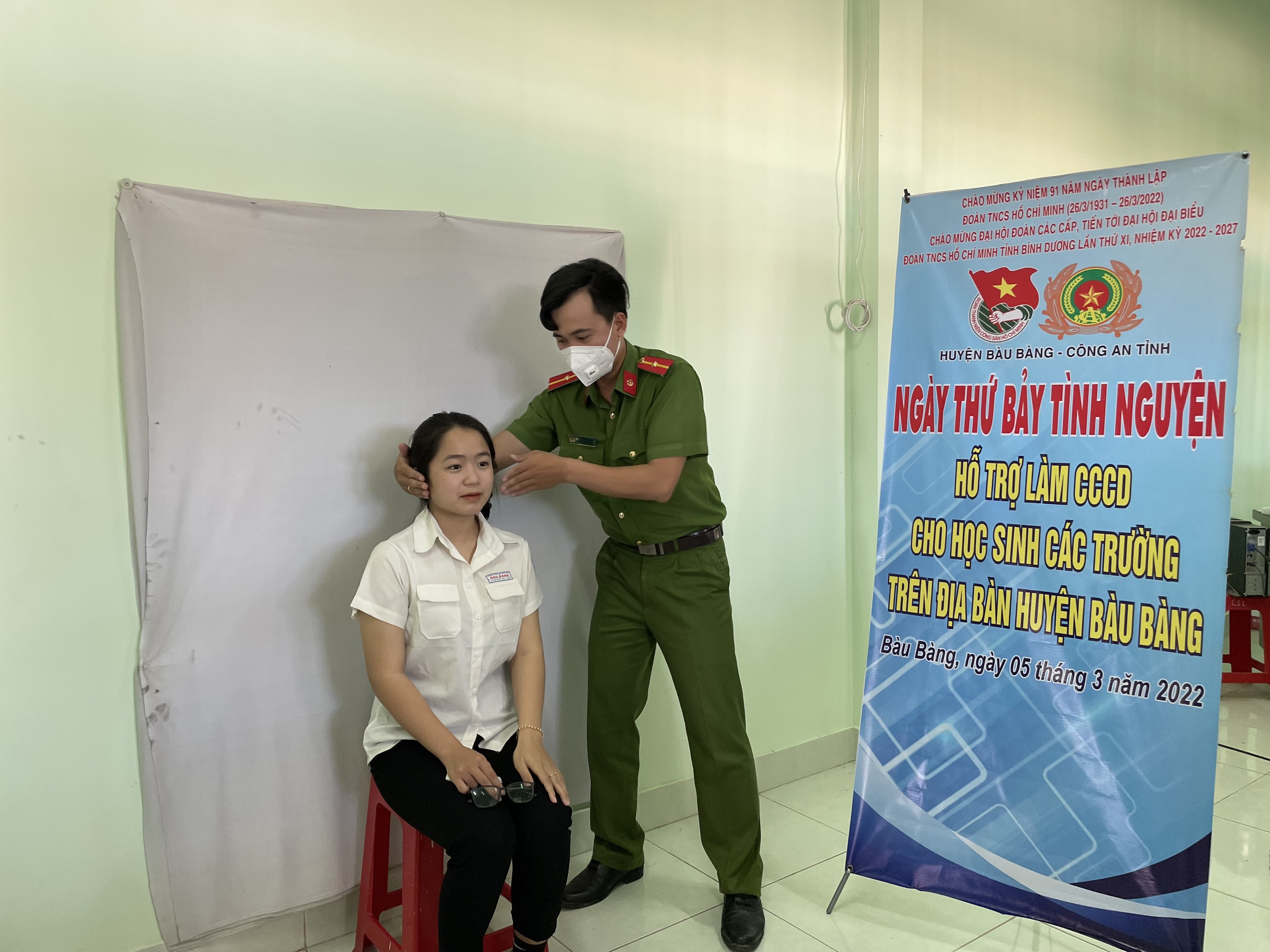Ngày thứ bảy tình nguyện - Hỗ trợ làm căn cước công dân cho học sinh các trường trên địa bàn huyện Bàu Bàng