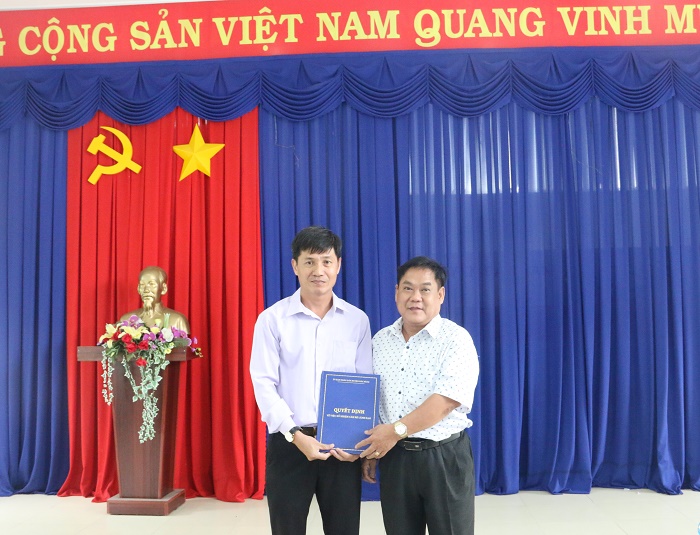 Huyện Bàu Bàng tổ chức lễ công bố Quyết định về công tác cán bộ