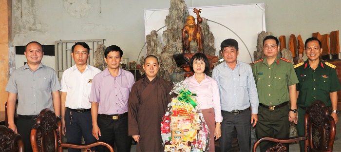 Lãnh đạo huyện Bàu Bàng thăm các cơ sở phật giáo nhân dịp lễ phật đản Phật lịch 2566-DL 2022