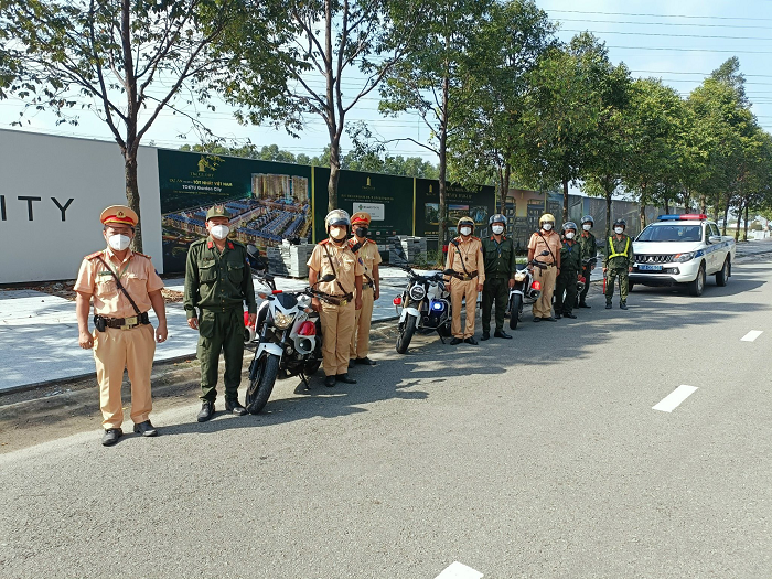 Công an huyện Bàu Bàng ra quân cao điểm đảm bảo trật tự an toàn giao thông