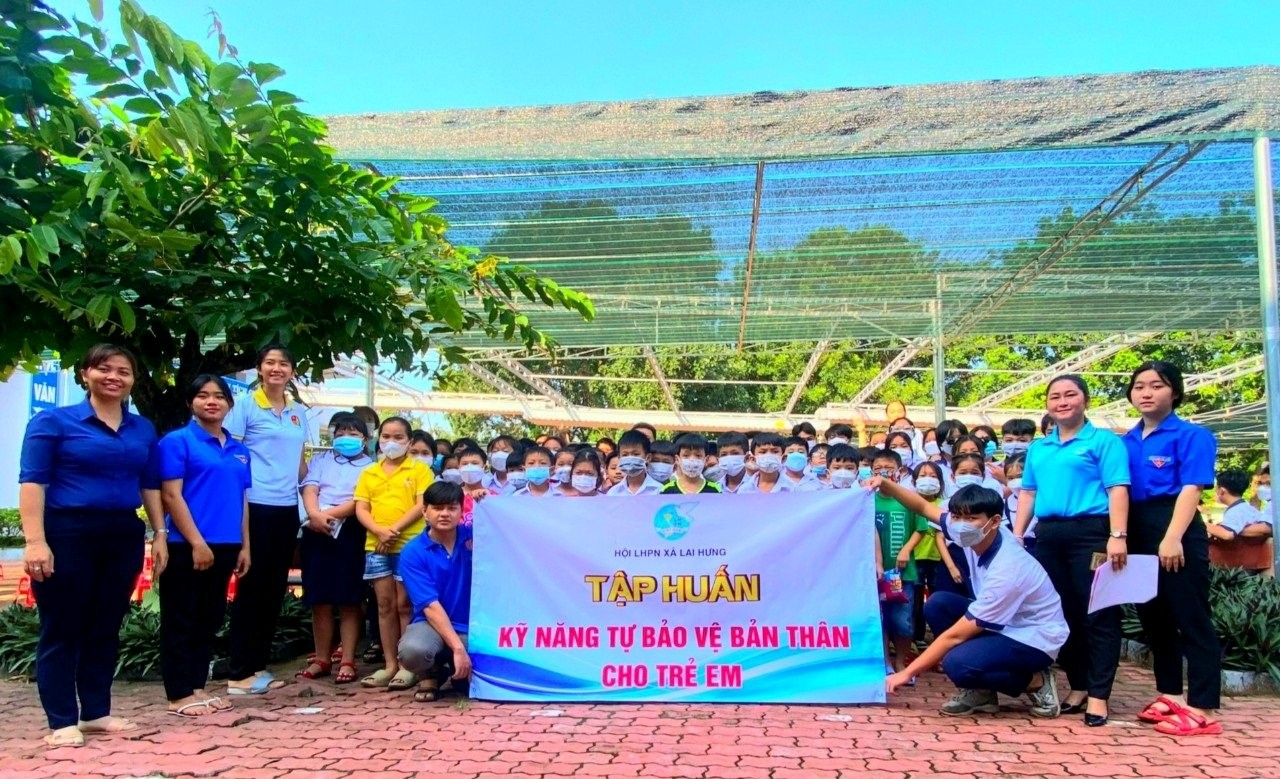 Hội LHPN xã Lai Hưng tổ chức tập huấn kỹ năng tự bảo vệ bản thân cho các em học sinh