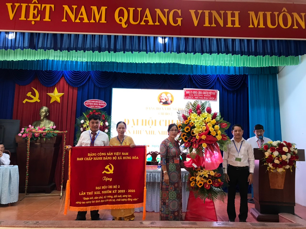 Chi bộ 2 - Đảng bộ xã Hưng Hoà tổ chức đại hội điểm nhiệm kỳ 2022-2025