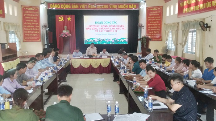 Đoàn lãnh đạo huyện Bàu Bàng thăm và làm việc tại xã Cây Trường II