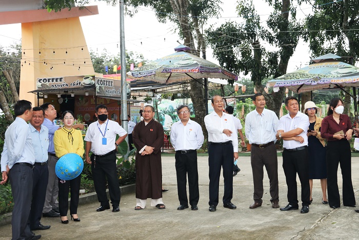 Giám sát hoạt động của Trung tâm Văn hoá – Thể thao - Học tập cộng đồng tại Tân Hưng, thị trấn Lai Uyên
