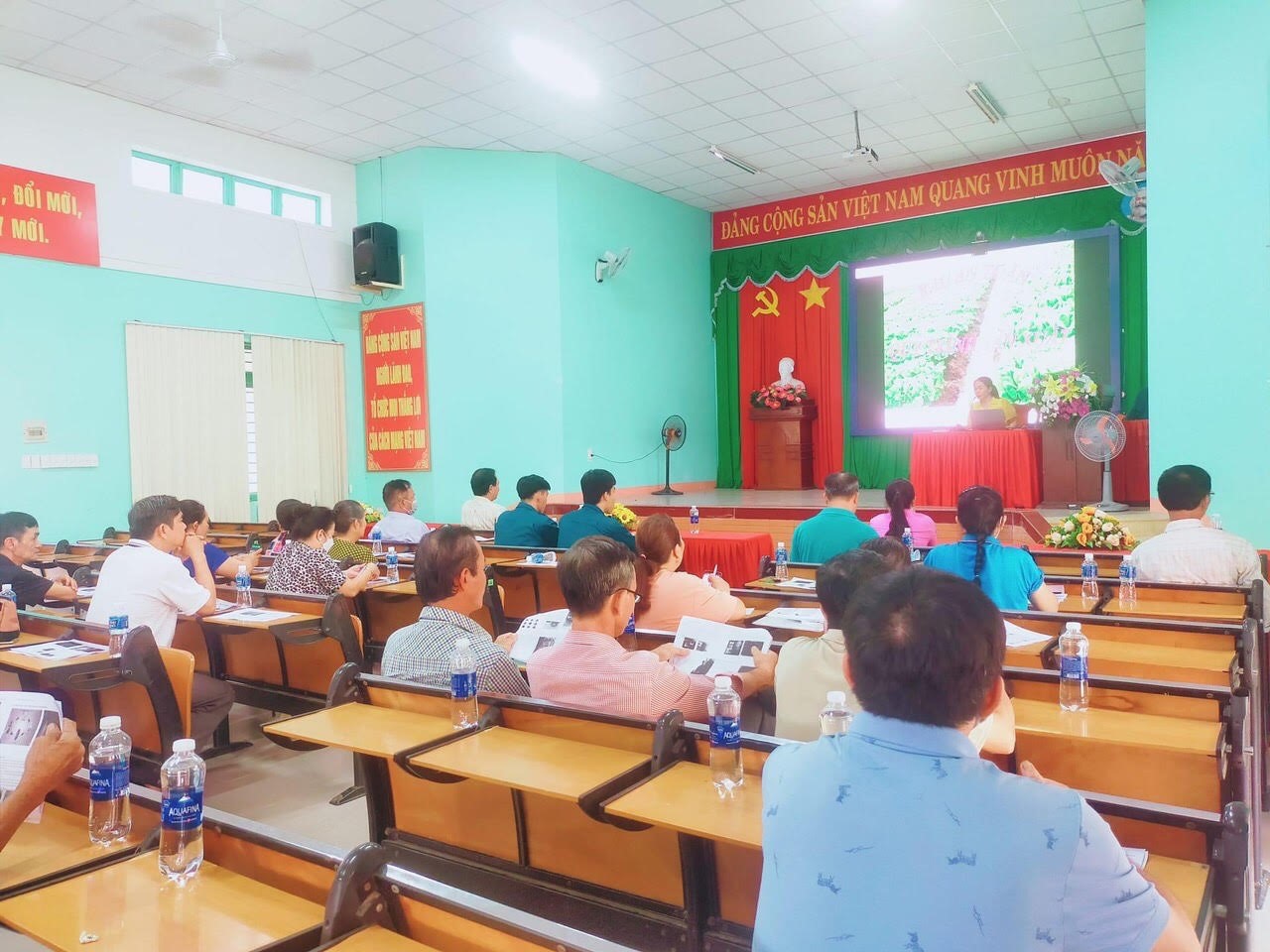 Xã Lai Hưng tấp huấn sản xuất rau an toàn và sử dụng thuốc BVTV cho Nông dân 2022