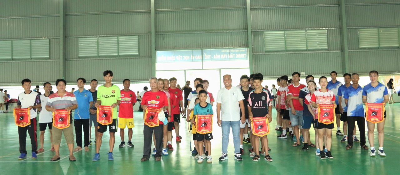 Bàu Bàng khai mạc giải Cầu lông các lứa tuổi năm 2022