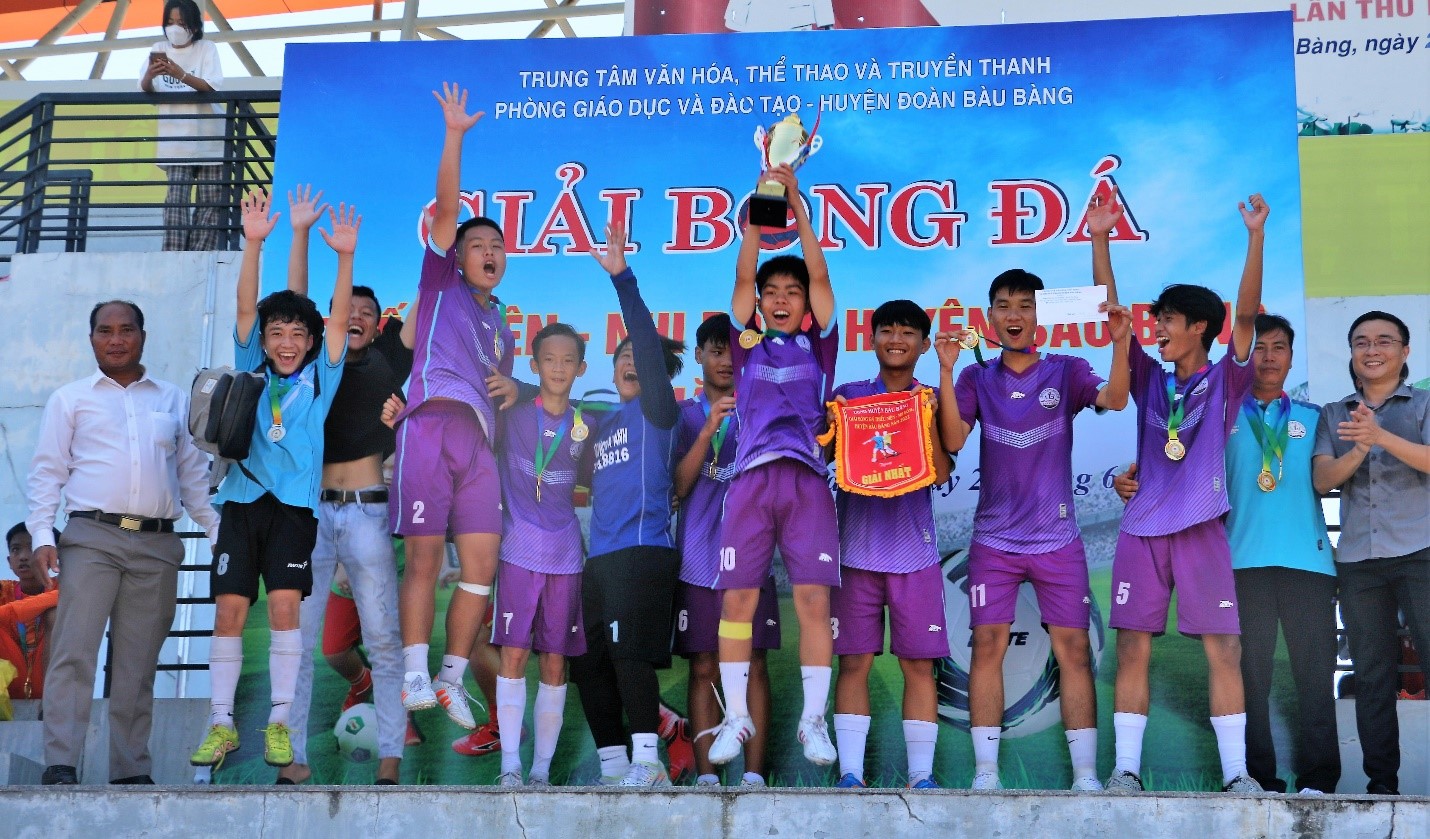 Bế mạc giải bóng đá thiếu niên - nhi đồng huyện Bàu Bàng năm 2023.