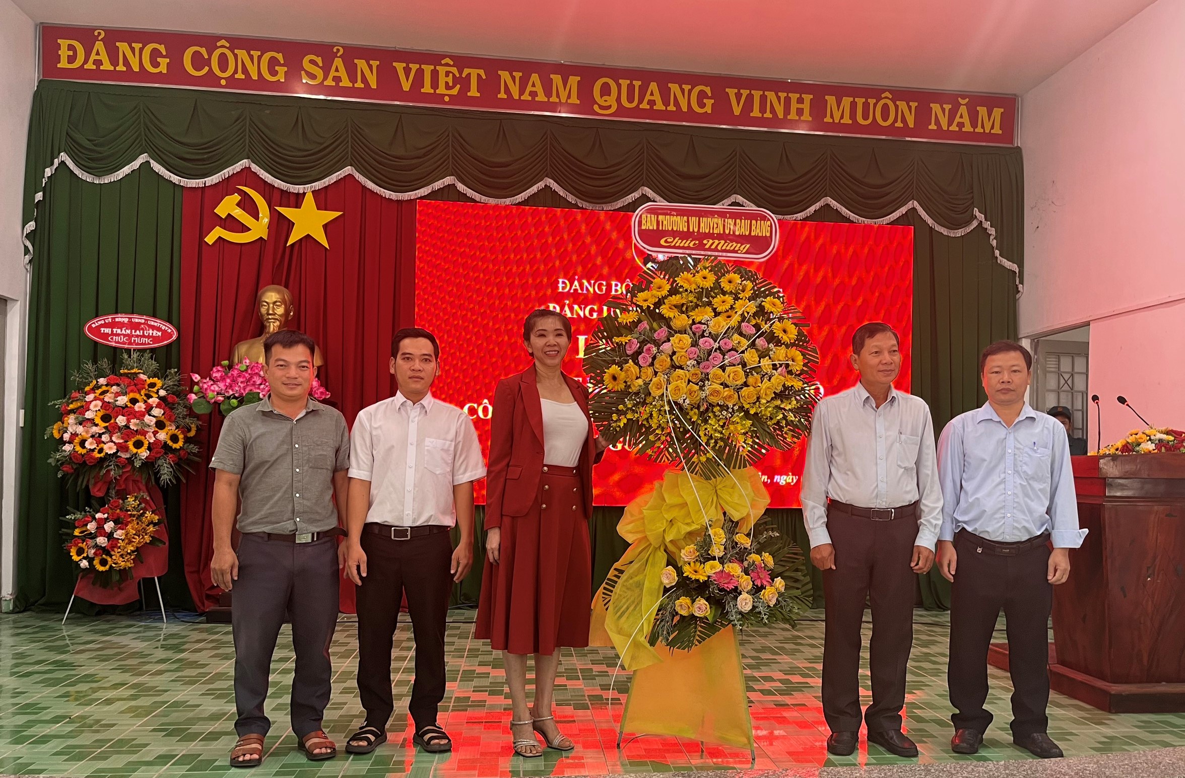 Thị trấn Lai Uyên tổ chức Lễ Công bố Quyết định thành lập Chi bộ Công ty TNHH MTV Bệnh viện Đa khoa Sài Gòn