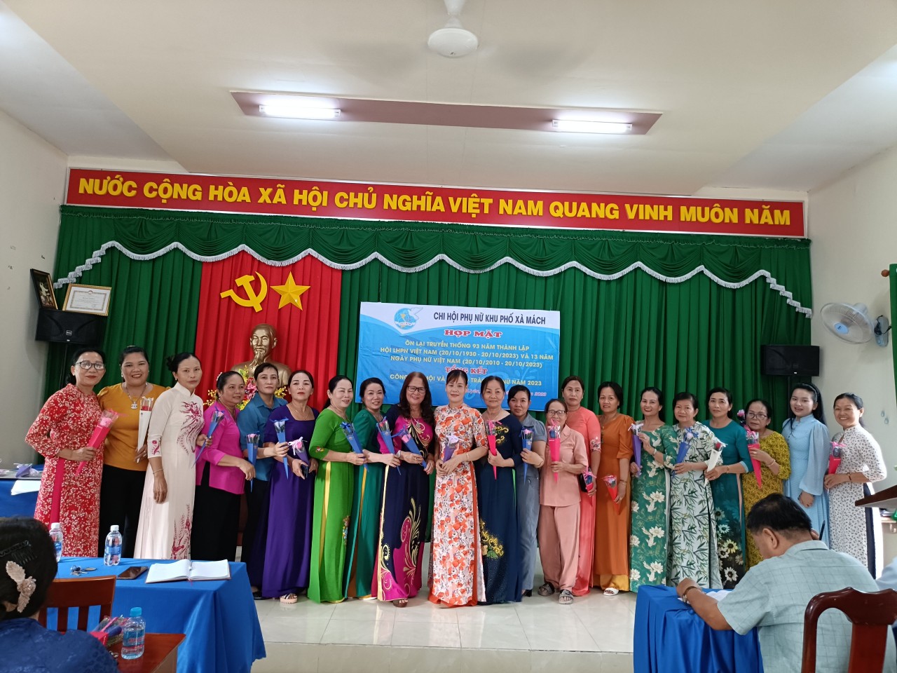 Sôi nổi các hoạt động chào mừng kỷ niệm 93 năm ngày thành lập Hội Liên hiệp Phụ nữ Việt Nam và 13 năm Ngày Phụ nữ Việt Nam tại Chi hội phụ nữ các khu phố