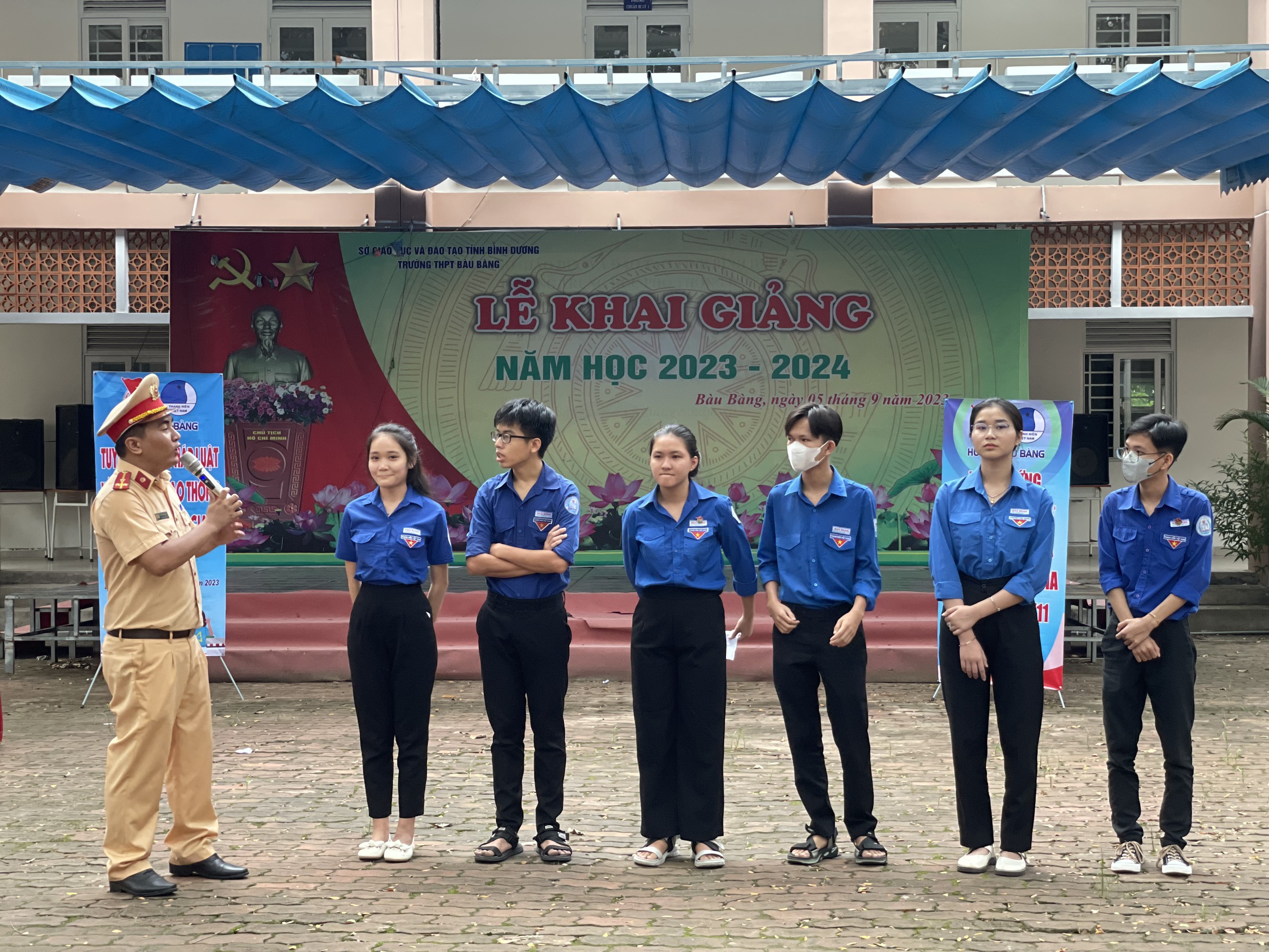 Huyện đoàn Bàu Bàng tổ chức tuyên truyền pháp luật về an toàn giao thông và ý thức tham gia giao thông tại trường THPT Bàu Bàng