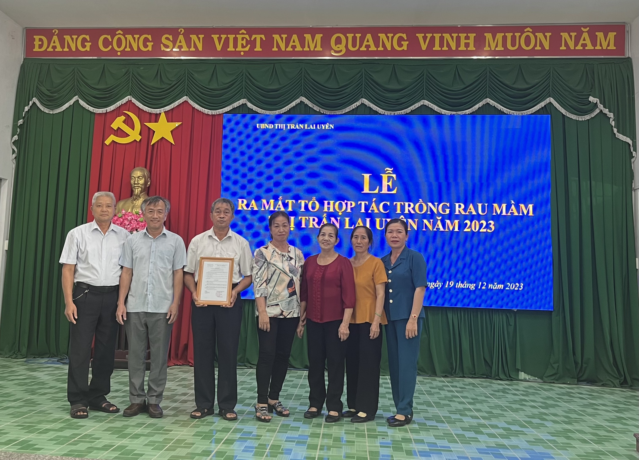 Hội Nông dân thị trấn Lai Uyên ra mắt tổ hợp tác Trồng rau mầm