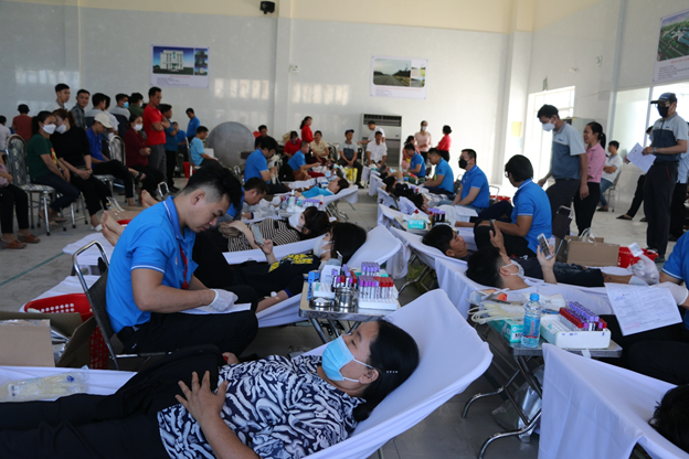 Bàu Bàng: 460 người đăng ký tham gia hiến máu tình nguyện
