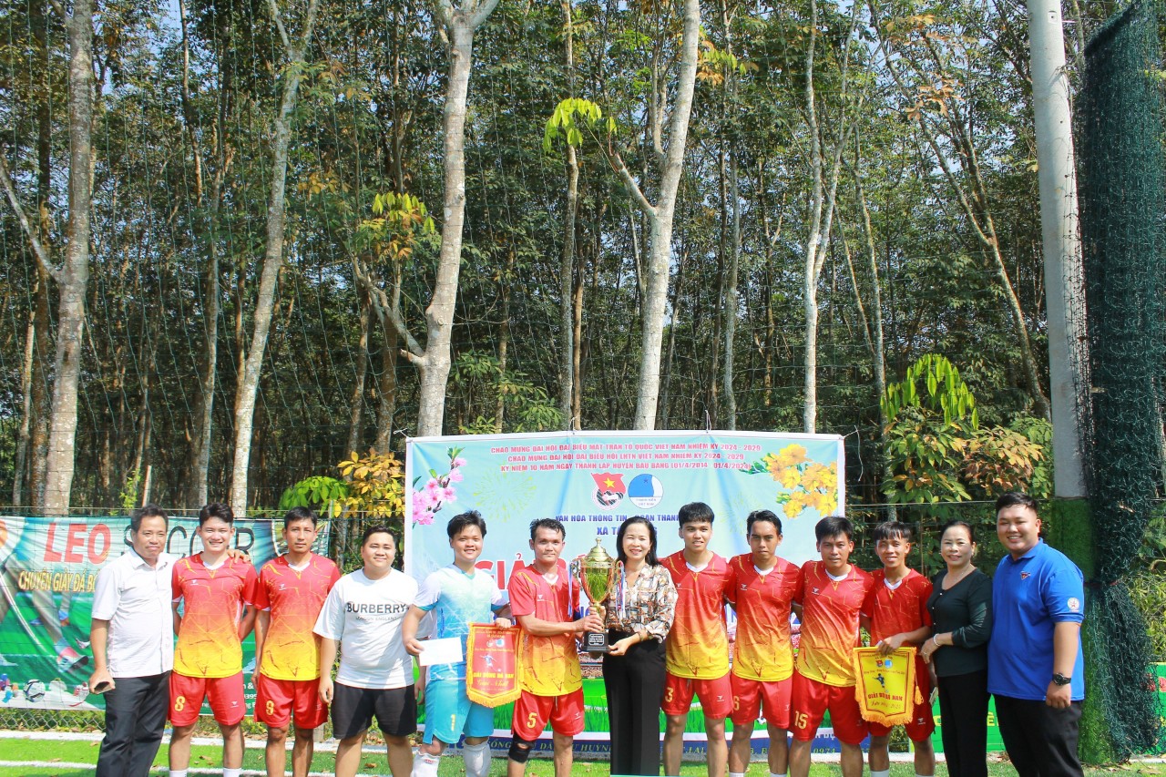 Văn hóa Thông tin phối hợp cùng Đoàn Thanh Niên xã Tân Hưng tổ chức giải bóng đá Nam năm 2024