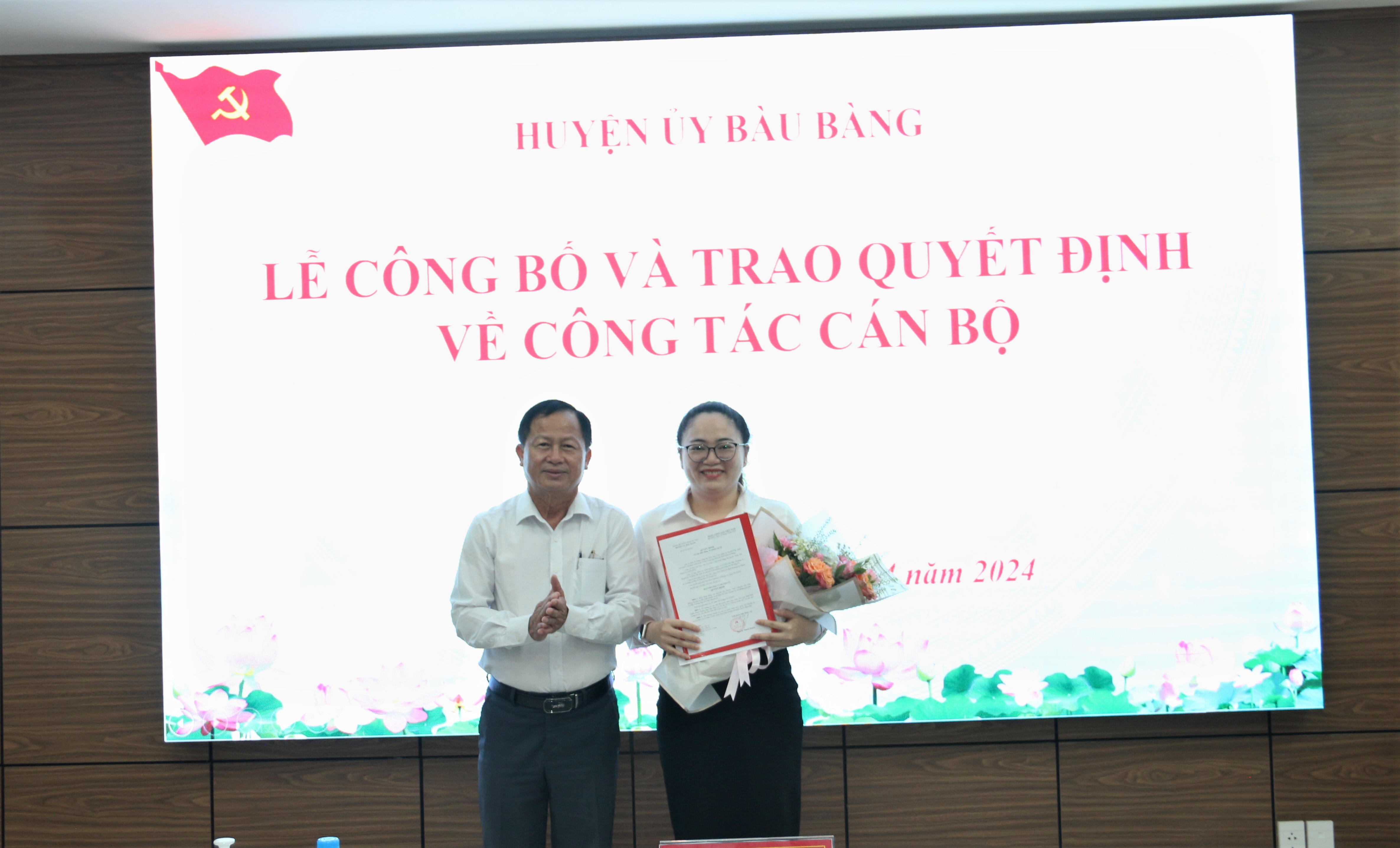 Huyện ủy Bàu Bàng tổ chức lễ công bố Quyết định về công tác cán bộ