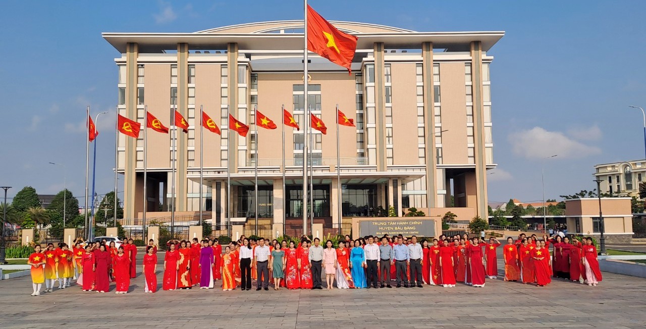 Bàu Bàng: gần 200 phụ nữ tham gia đồng diễn tiết mục Dân vũ thể thao chào mừng 10 năm thành lập huyện Bàu Bàng (01/04/2014 - 01/4/2024)