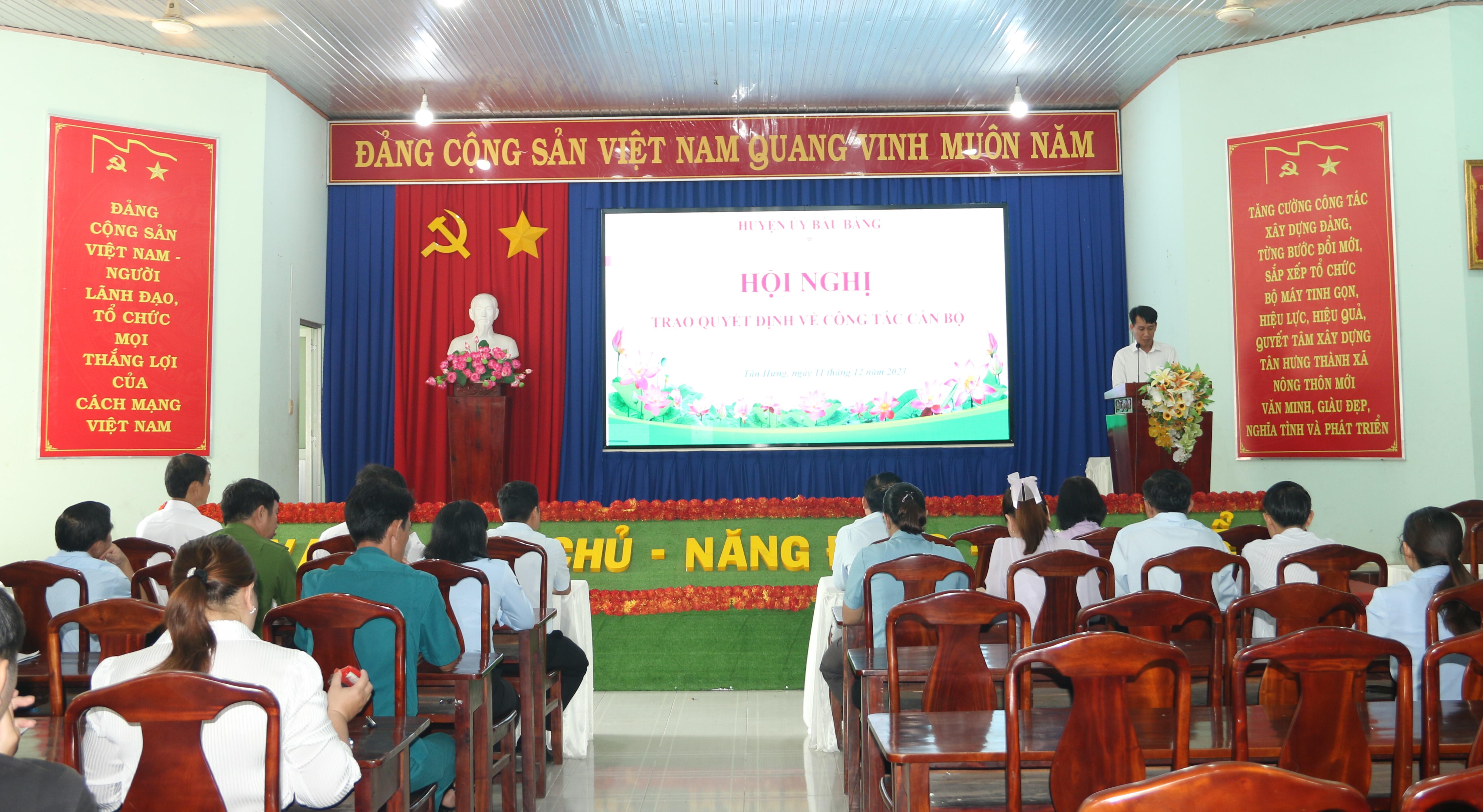 Huyện ủy Bàu Bàng công bố quyết định về công tác cán bộ