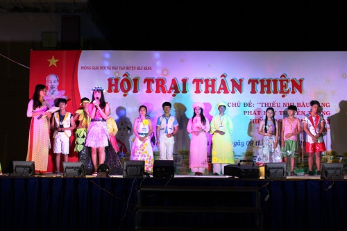 Bàu Bàng tổ chức Hội trại thân thiện năm học 2015-2016