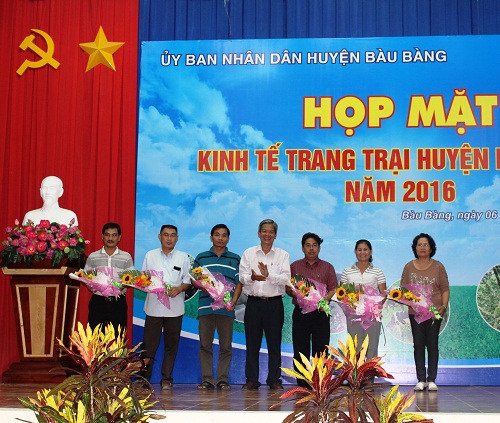 Họp mặt kinh tế trang trại huyện Bàu Bàng năm 2016