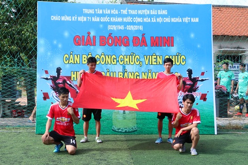 Huyện Bàu Bàng khai mạc giải bóng đá mini cán bộ công chưc, viên chức năm 2016