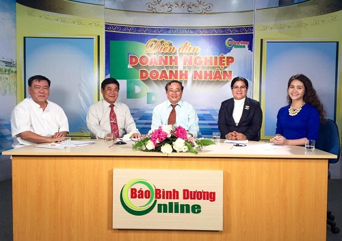 Ông Võ Thành Giàu – Phó Chủ tịch UBND huyện Bàu Bàng tham gia tọa đàm về “Nông dân thành doanh nhân”.