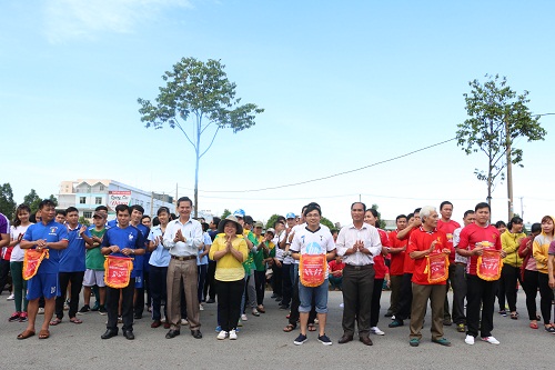 Hội thi kéo co cán bộ, công chức, viên chức huyện Bàu Bàng năm 2016