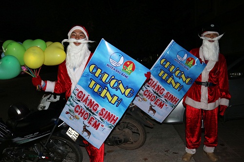 Chương trình Giáng sinh cho trẻ em tại các khu nhà trọ trên địa bàn huyện