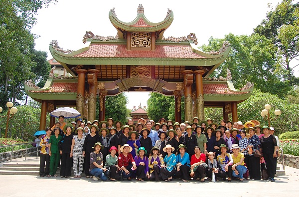 Hội LHPN huyện tổ chức họp mặt Nữ kháng chiến tại khu di tích lịch sử Địa đạo Củ Chi - TP Hồ Chí Minh